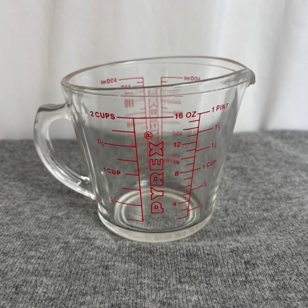 Vintage Pyrex 2 Cup 16 oz Glass Measuring Cup Red Lettering D-Handle 516 USA